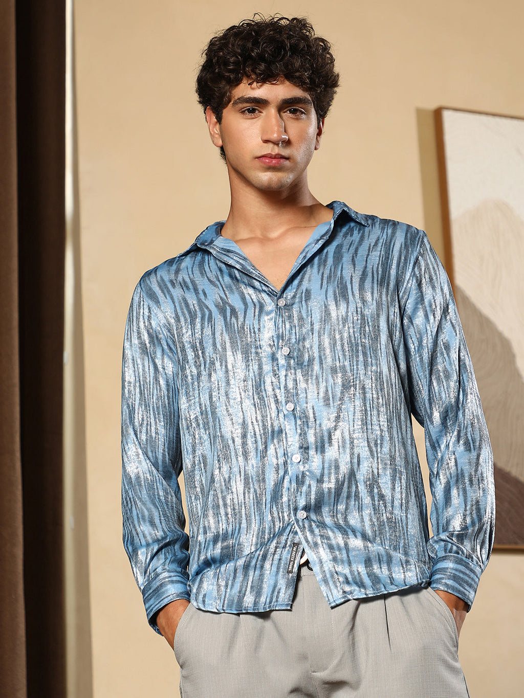 Contrast-Abstract Imprint Shirt