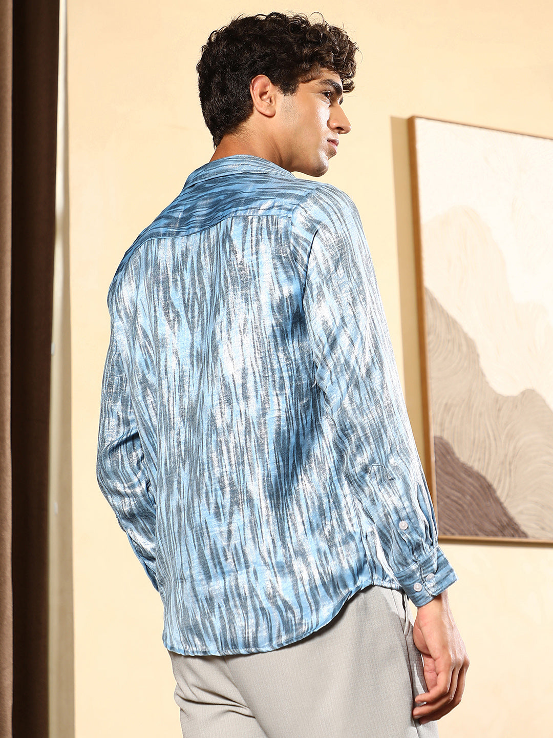 Contrast-Abstract Imprint Shirt