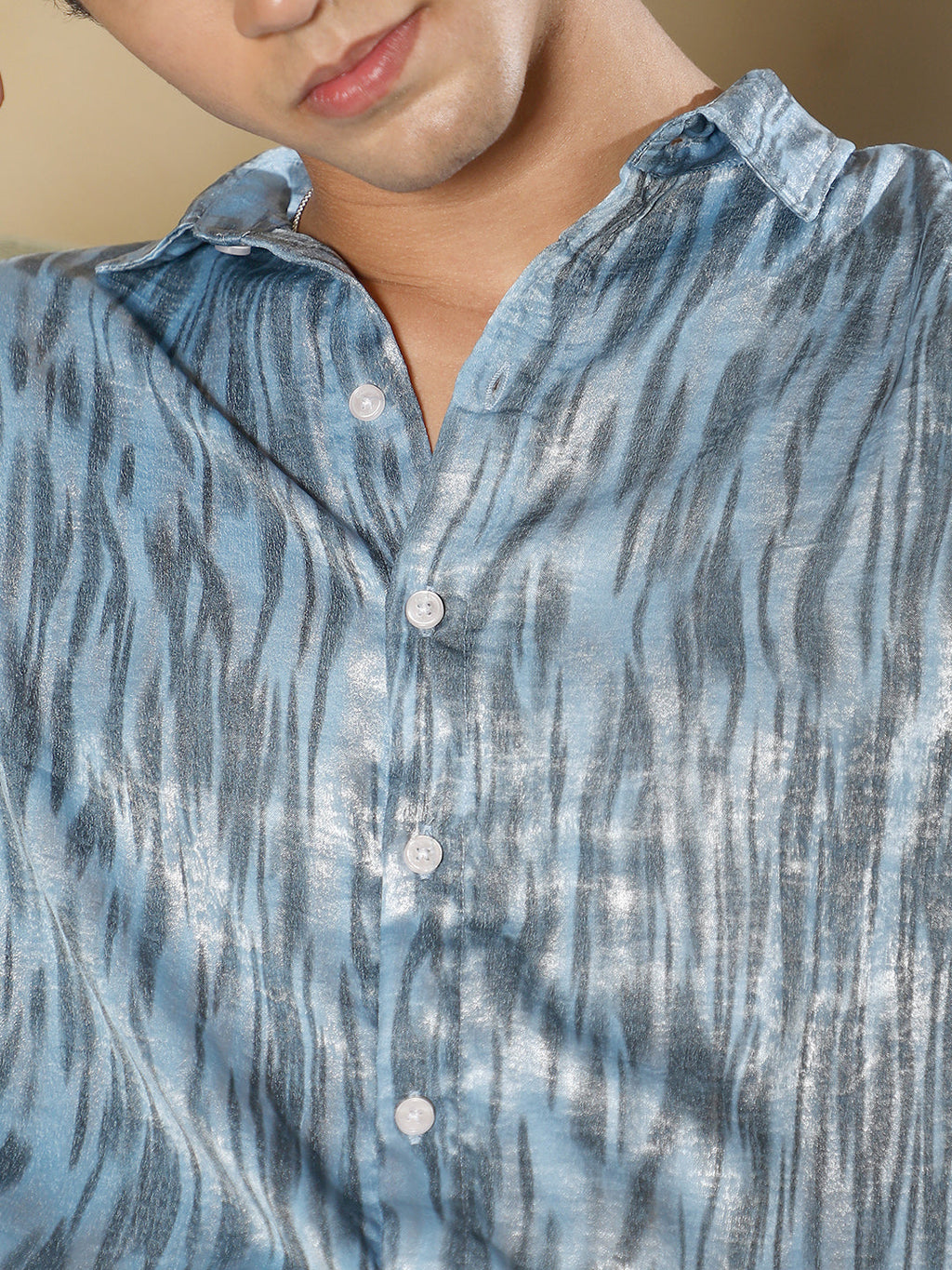 Contrast-Abstract Imprint Shirt