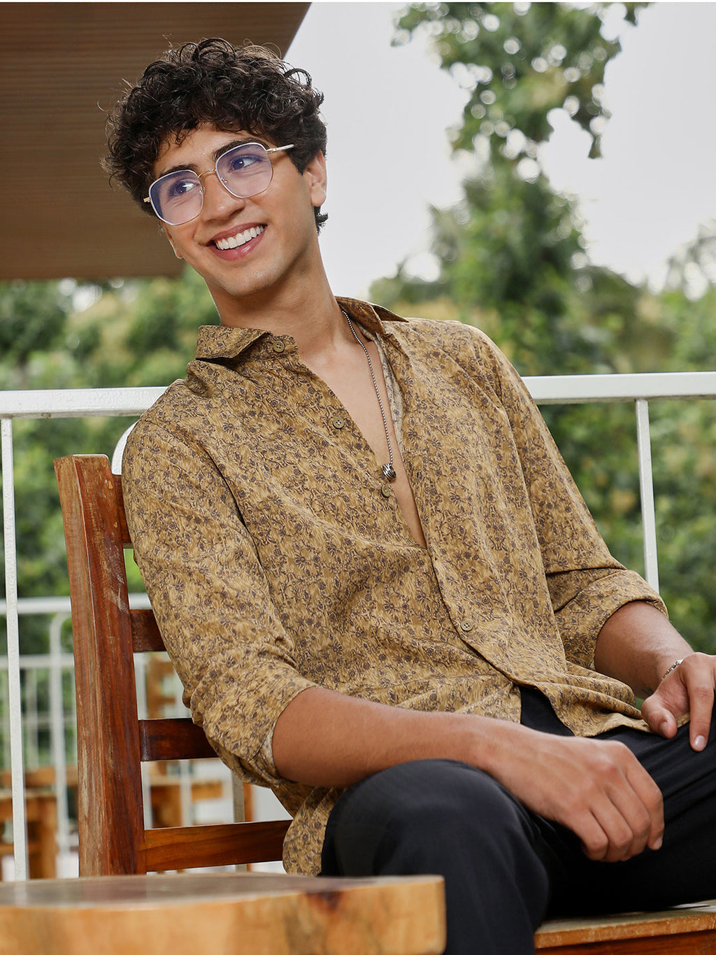 Indie Floral-Motif Imprint Shirt