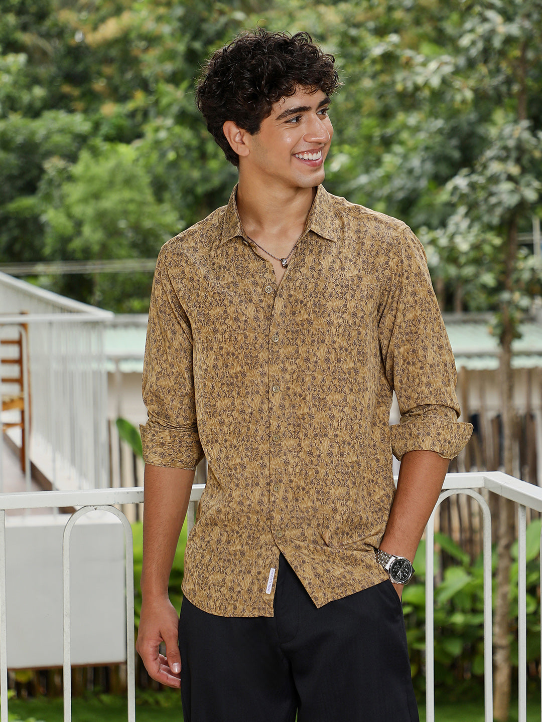 Indie Floral-Motif Imprint Shirt