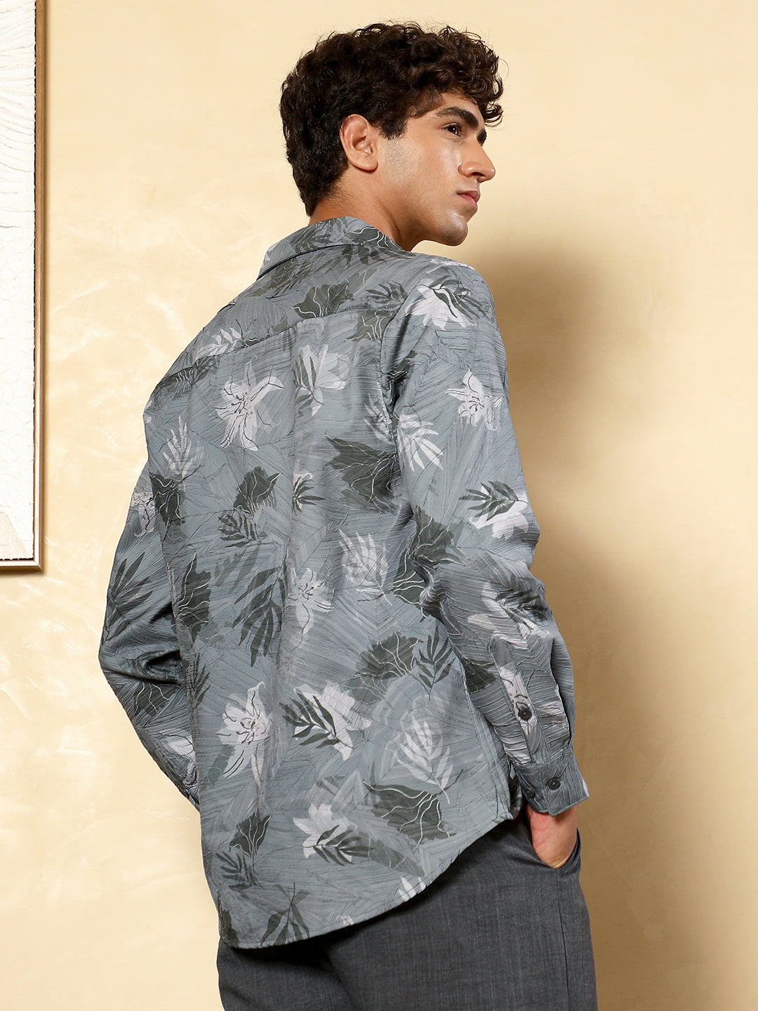 Leaf-Imprint Foliage-Tactile Shirt