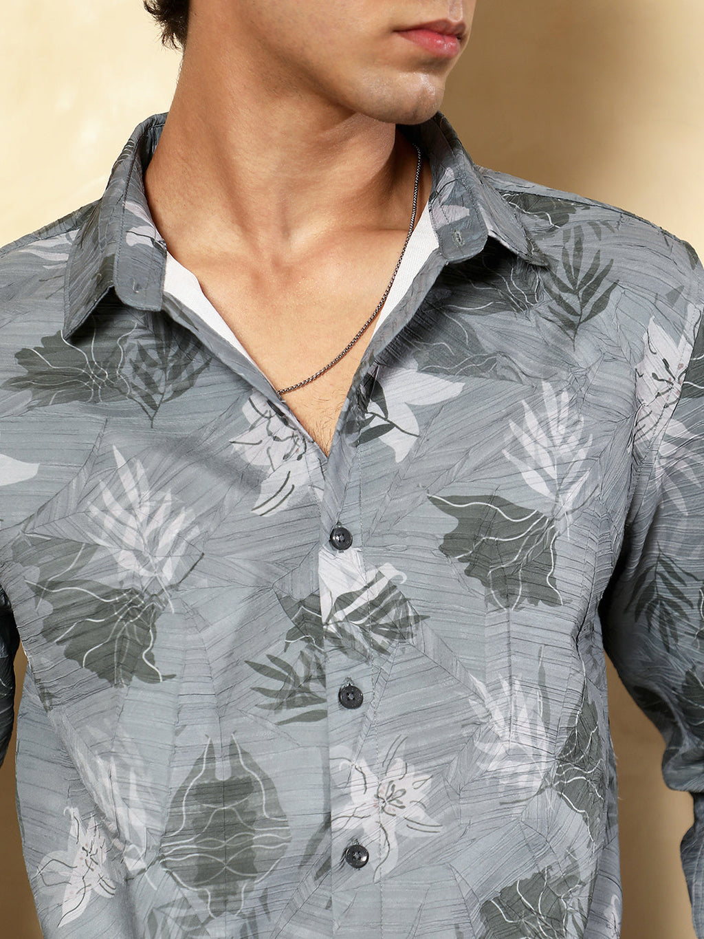 Leaf-Imprint Foliage-Tactile Shirt
