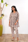 Beige cotton comfies