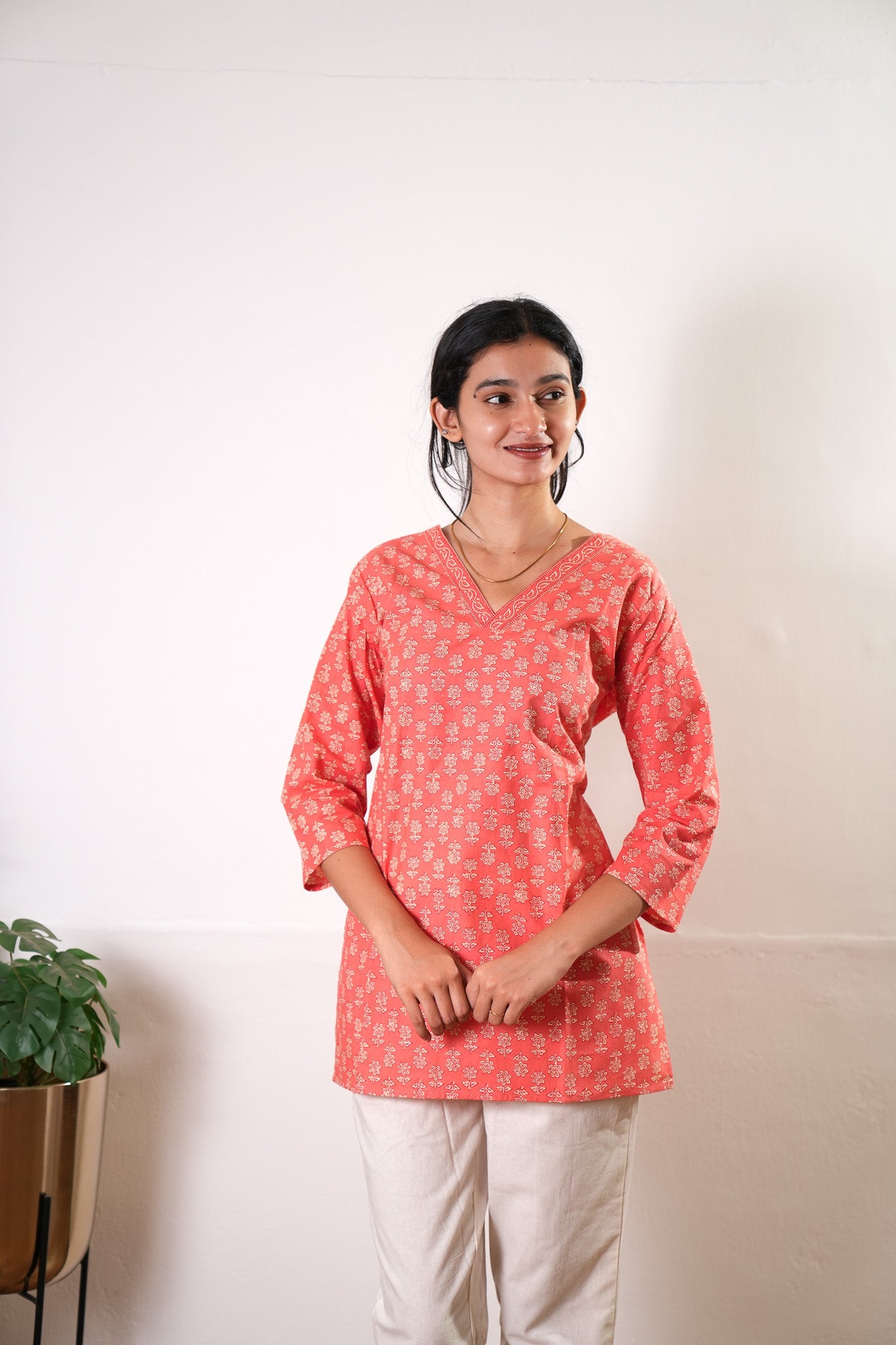 Peach v neck cotton short kurti