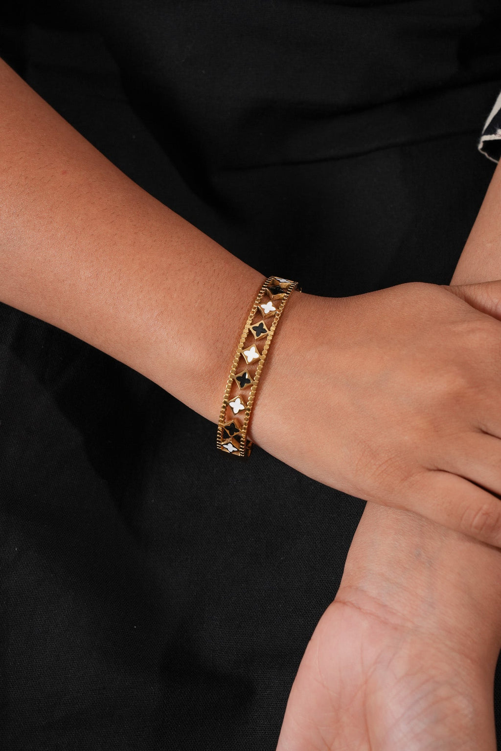 Bracelet -18