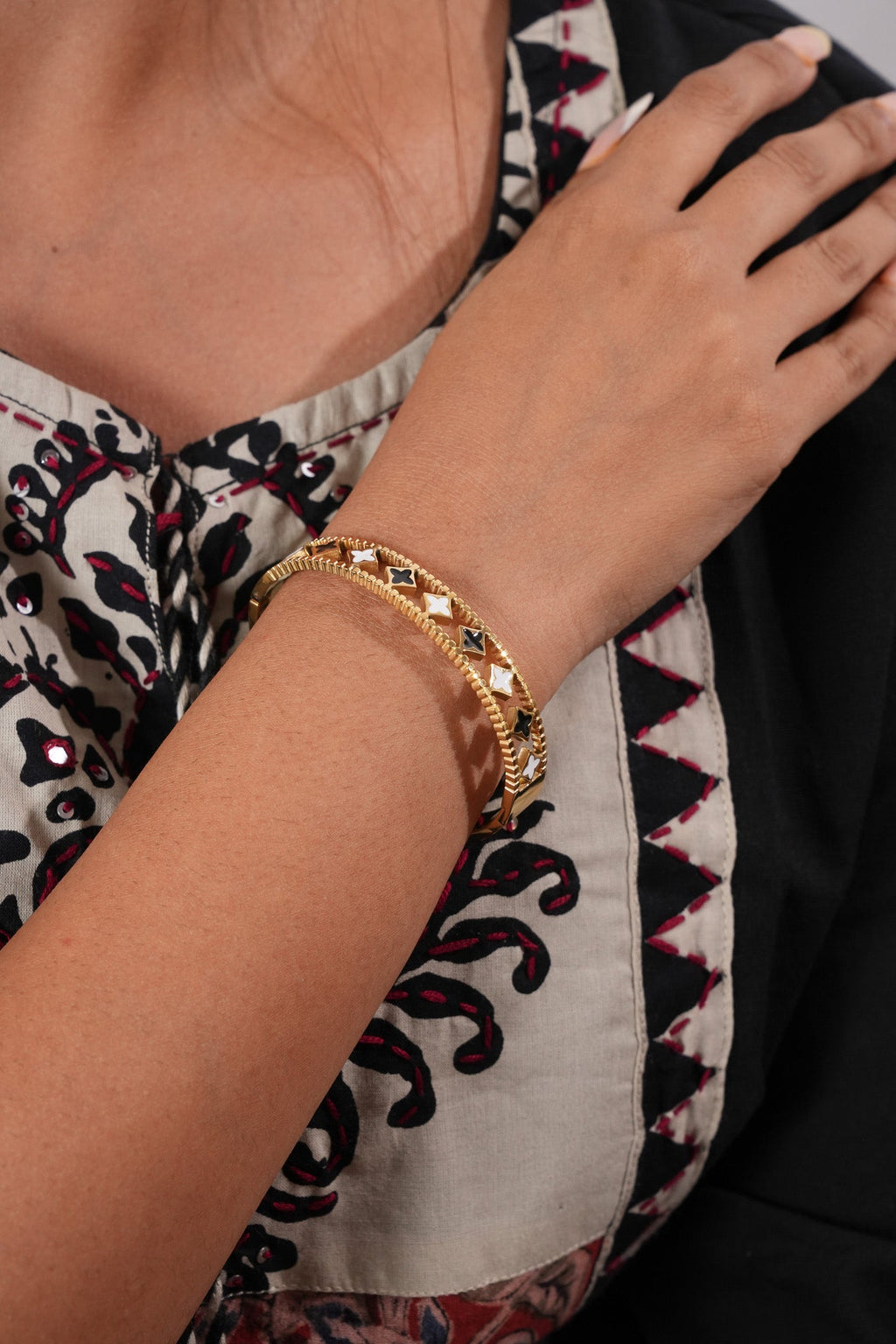Bracelet -18