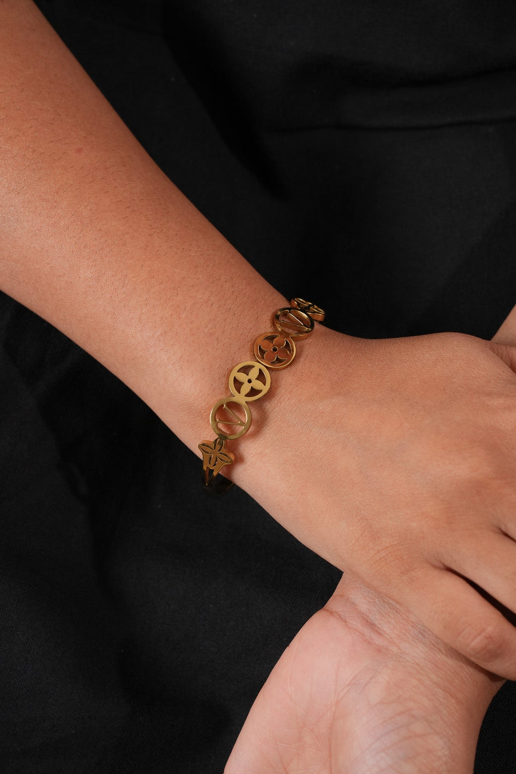 Bracelet -16