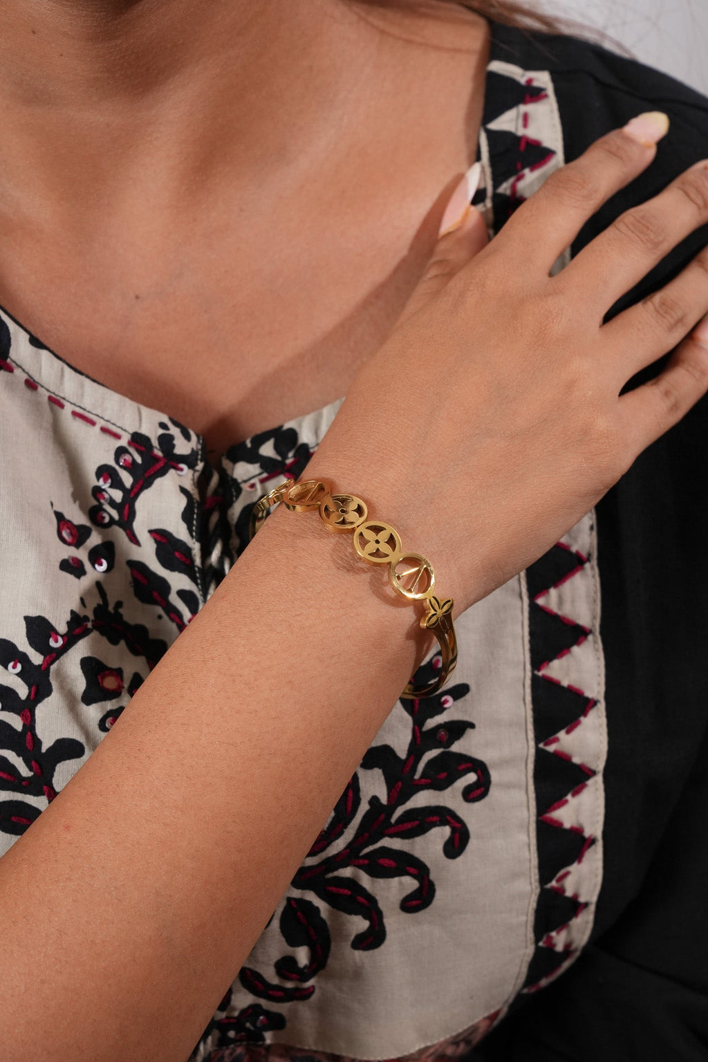 Bracelet -16