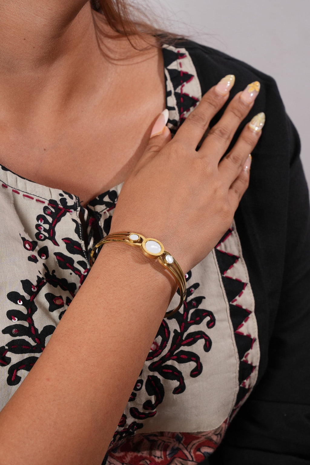 Bracelet -10
