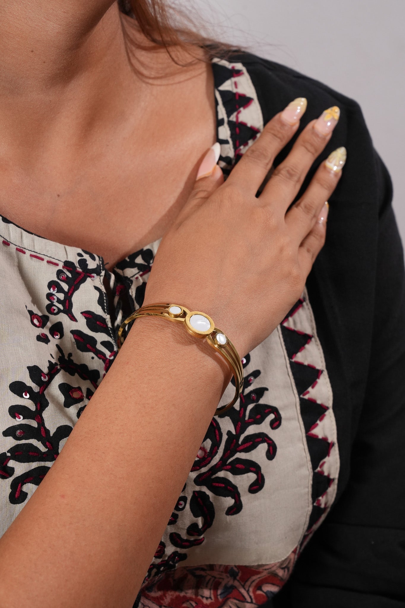 Bracelet -10
