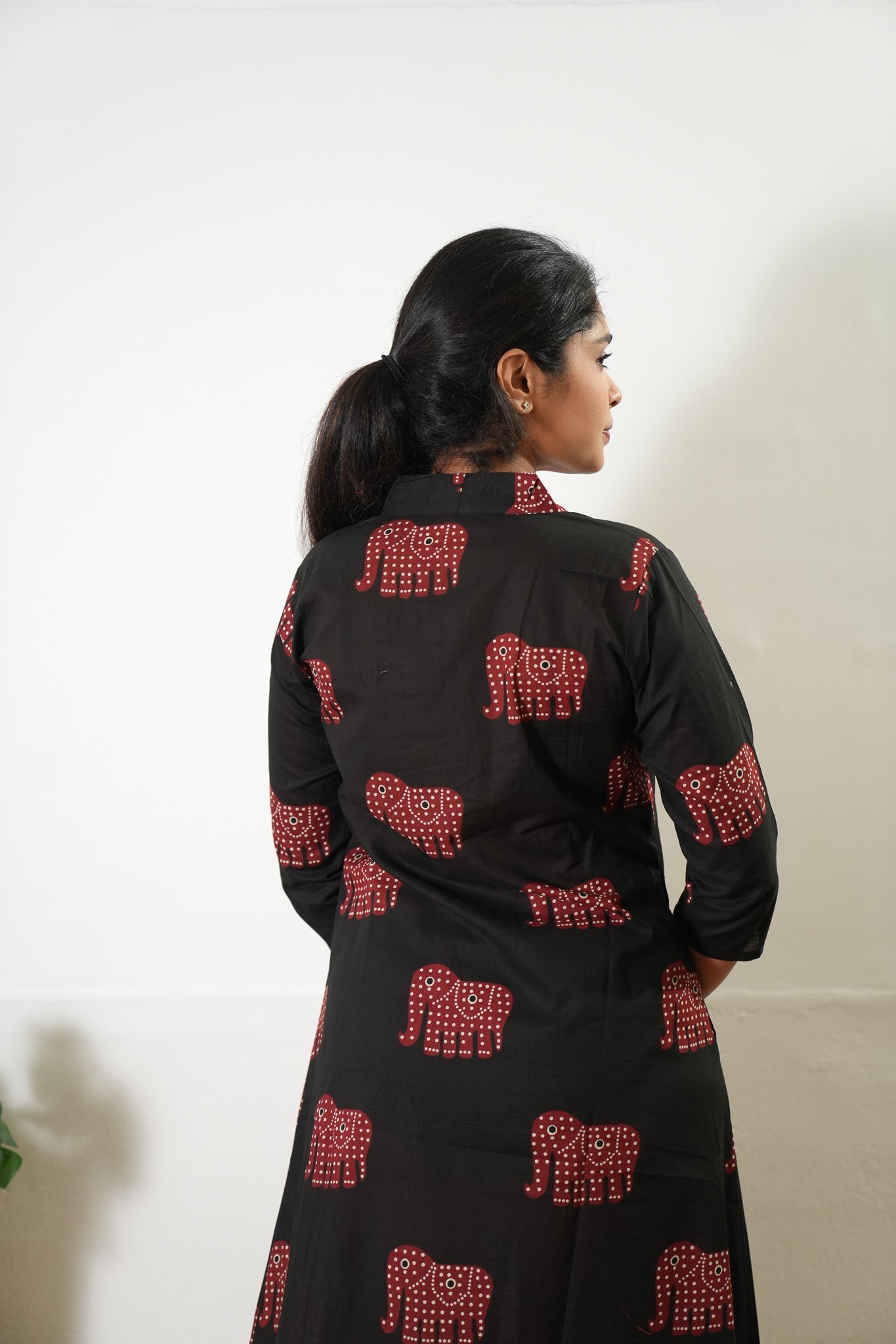 Ira cotton v neck gathered dress- Black elephant