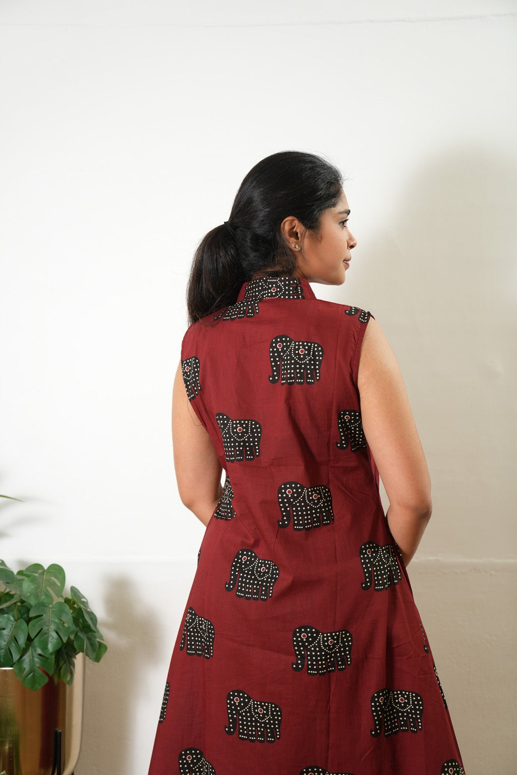 Ira cotton v neck gathered dress-Red elephant(attached sleeves)