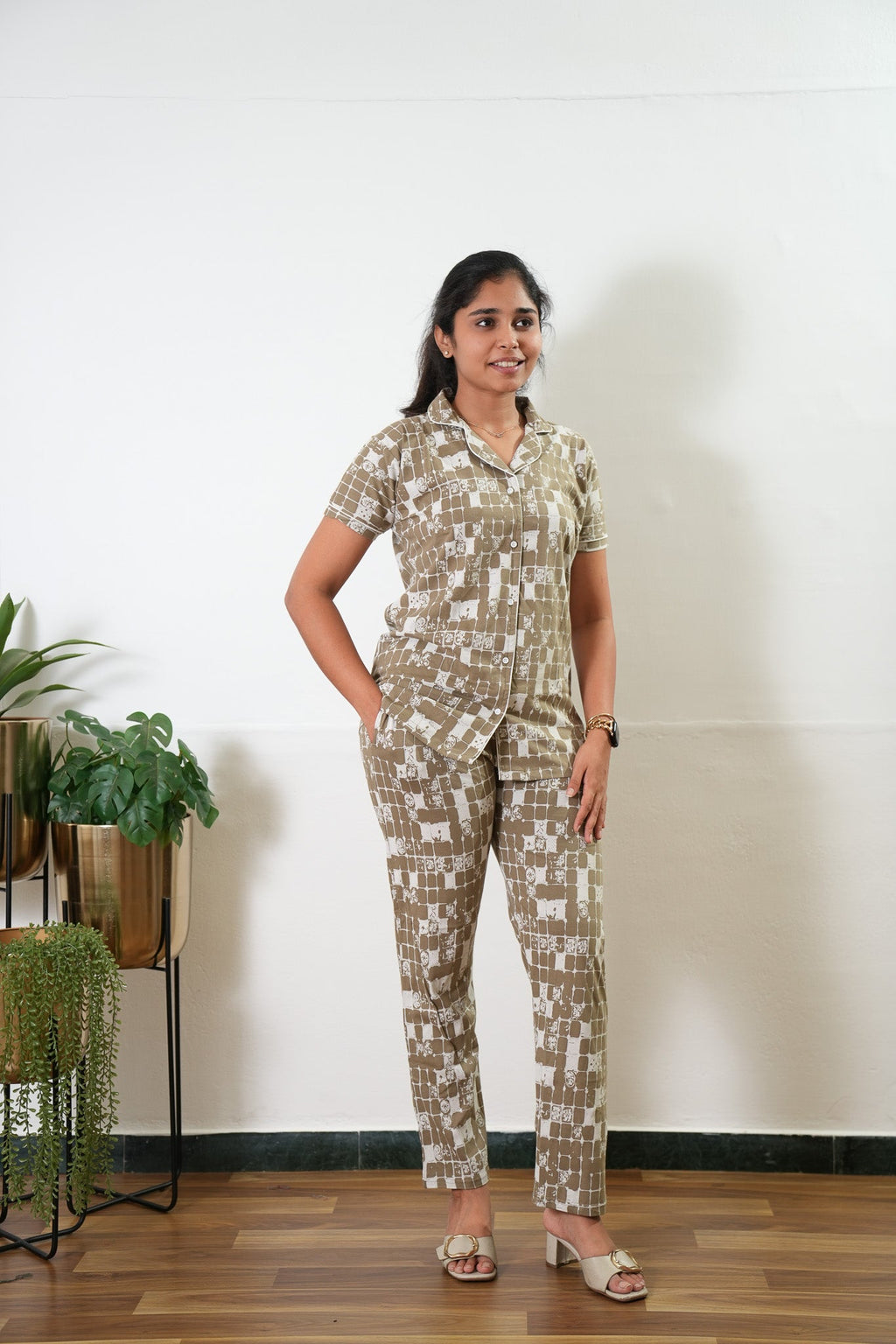 Sand knitted cotton night suit