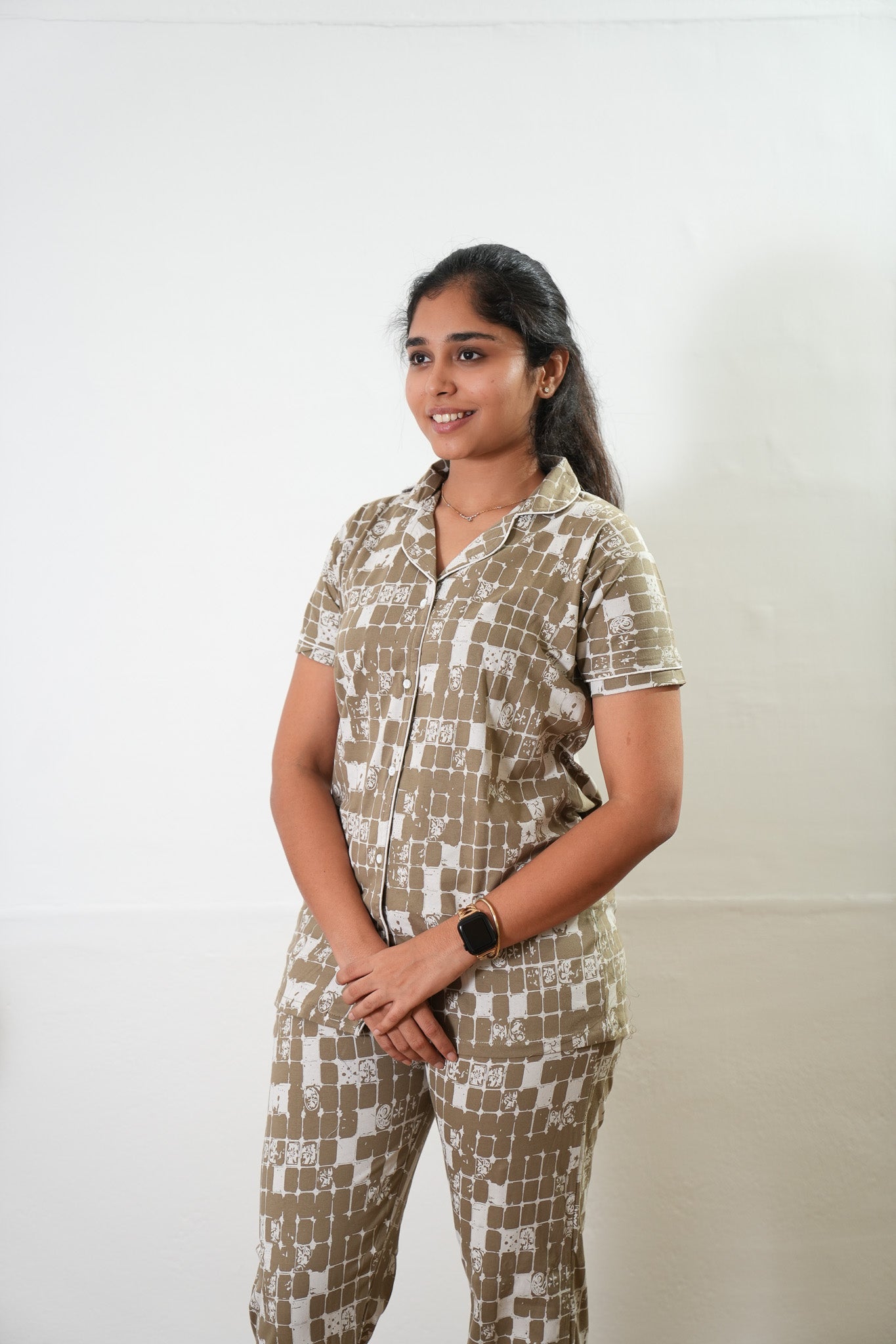 Sand knitted cotton night suit