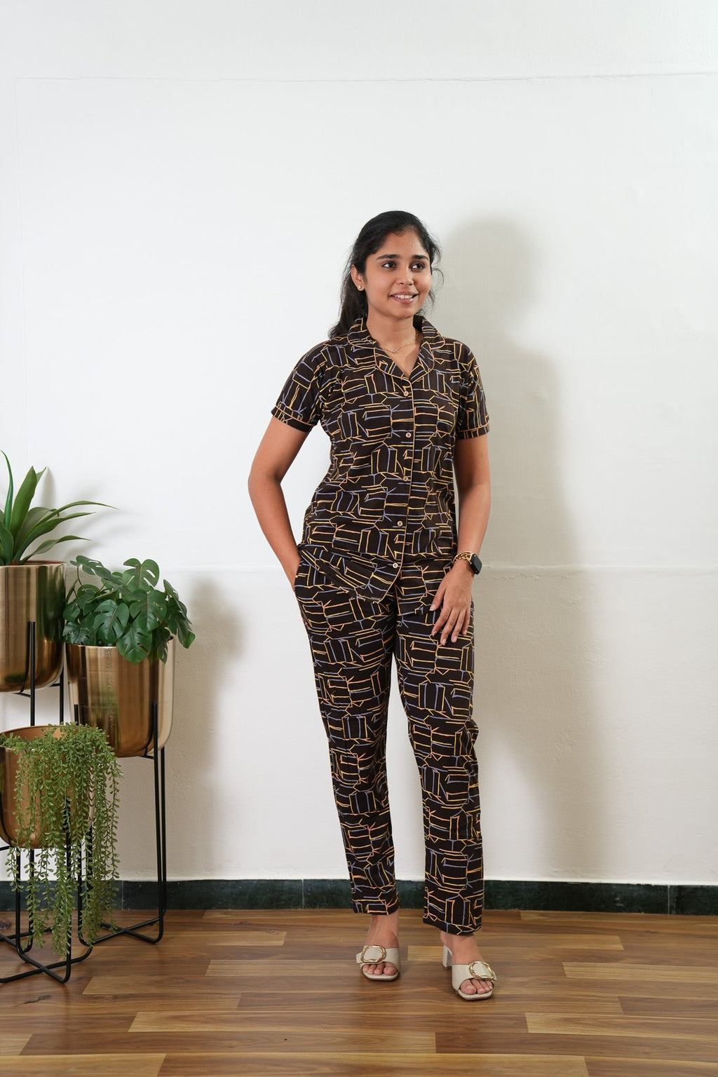 Brown geometric knitted cotton night suit