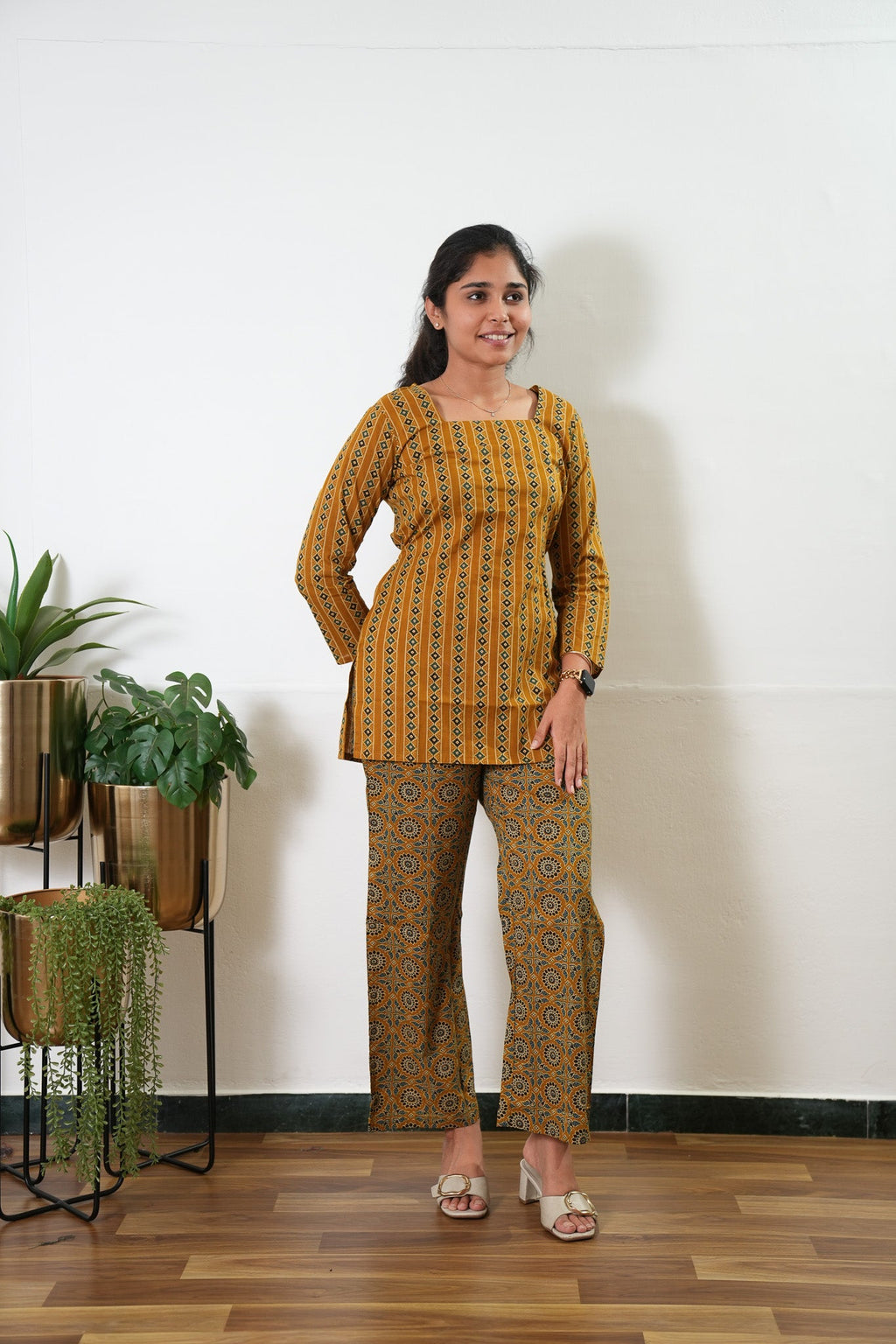 Short top cotton co-ords set - Mustard