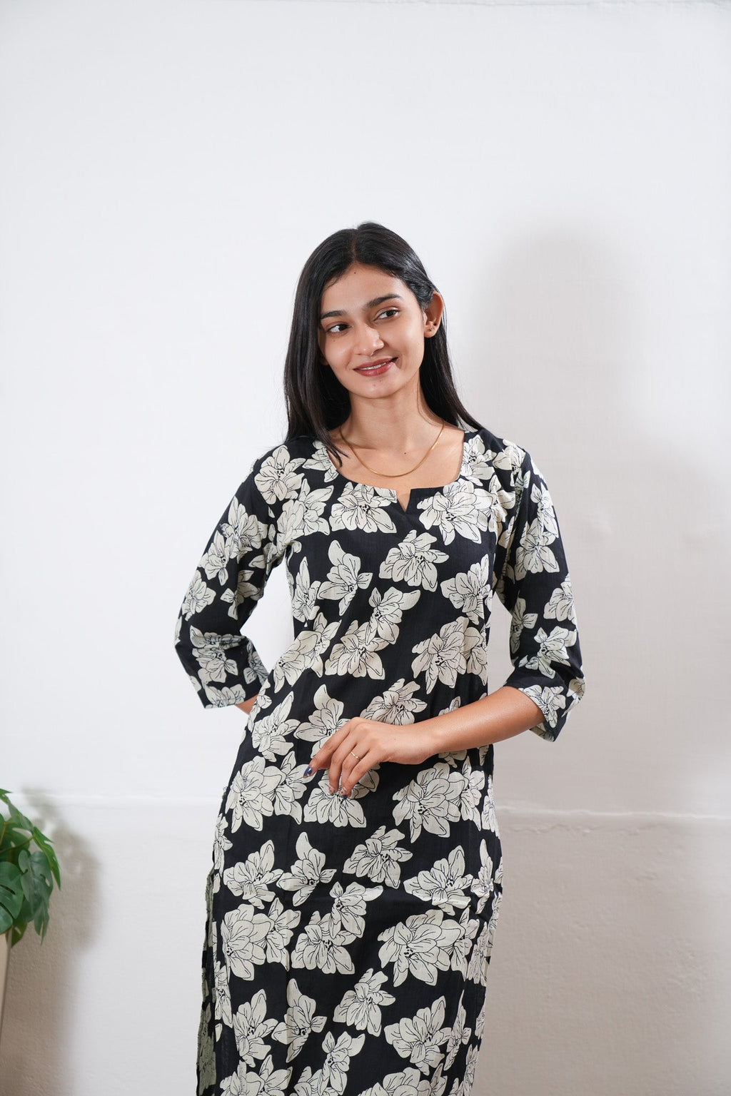 Black roses round neck cotton co-ords set