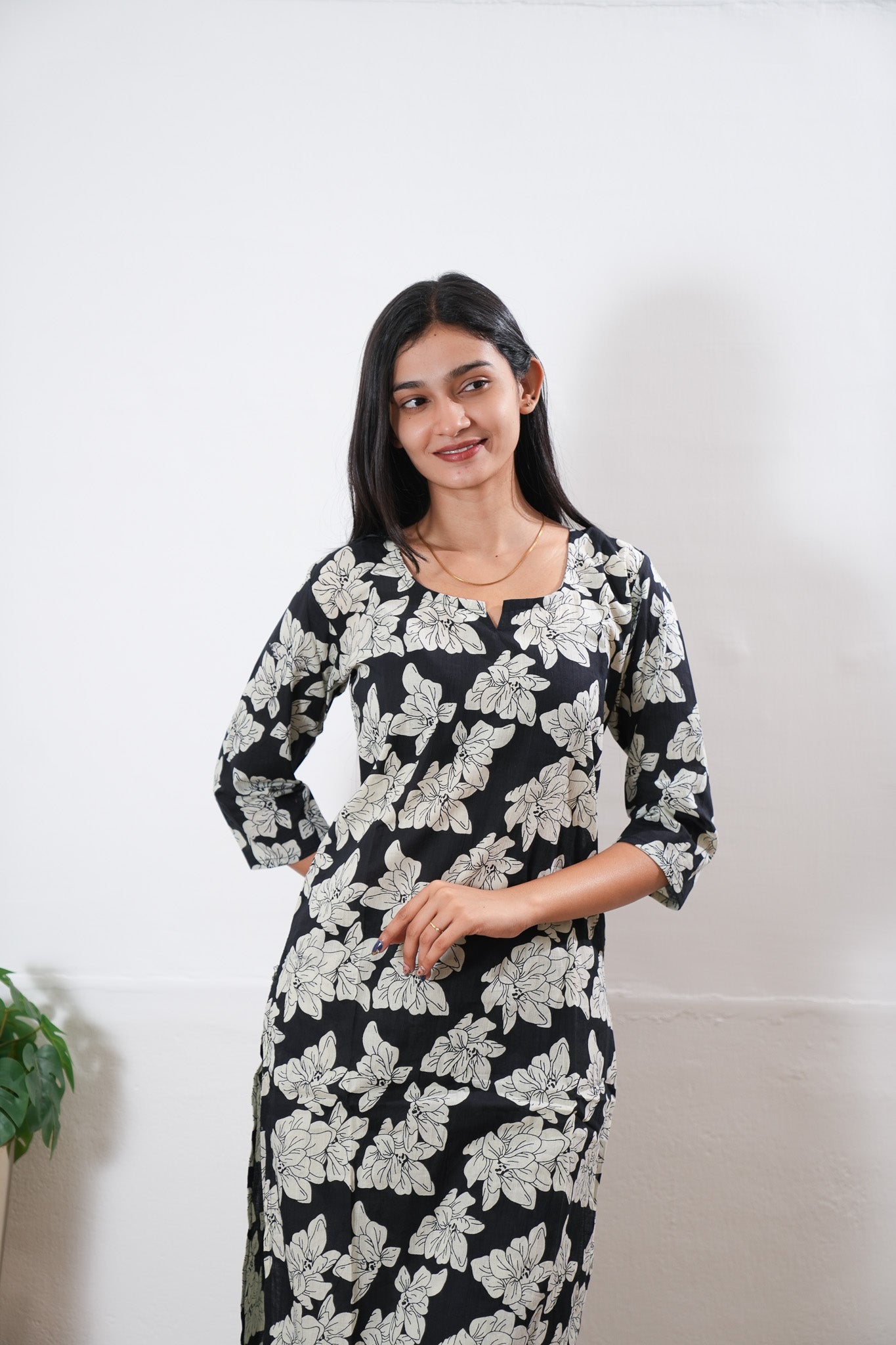 Black roses round neck cotton co-ords set