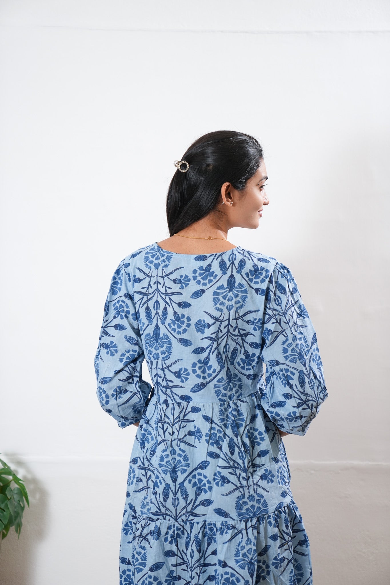Powder blue balloon sleeved cotton midi dress