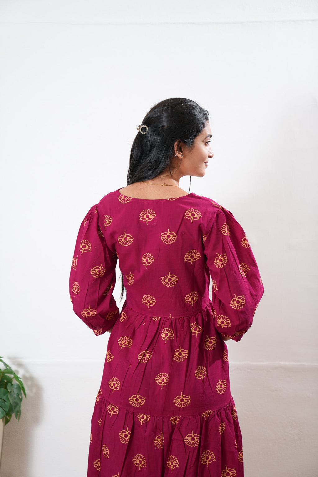 Ruby red Balloon sleeved cotton midi dress