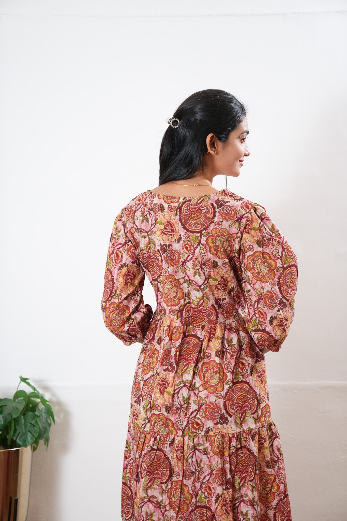 Plum balloon sleeved cotton midi dress