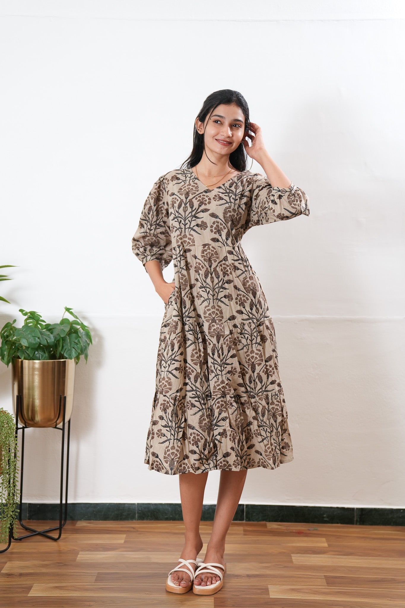 Beige balloon sleeved cotton midi dress