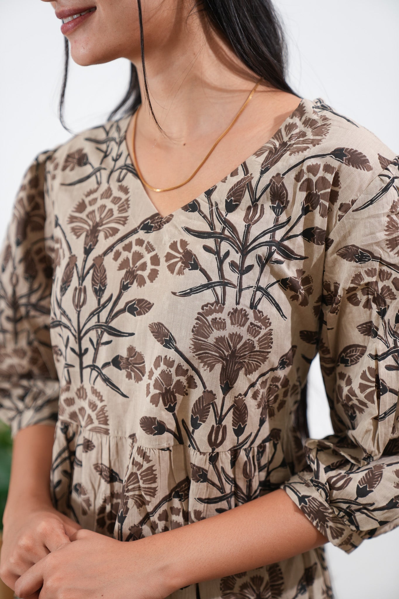 Beige balloon sleeved cotton midi dress