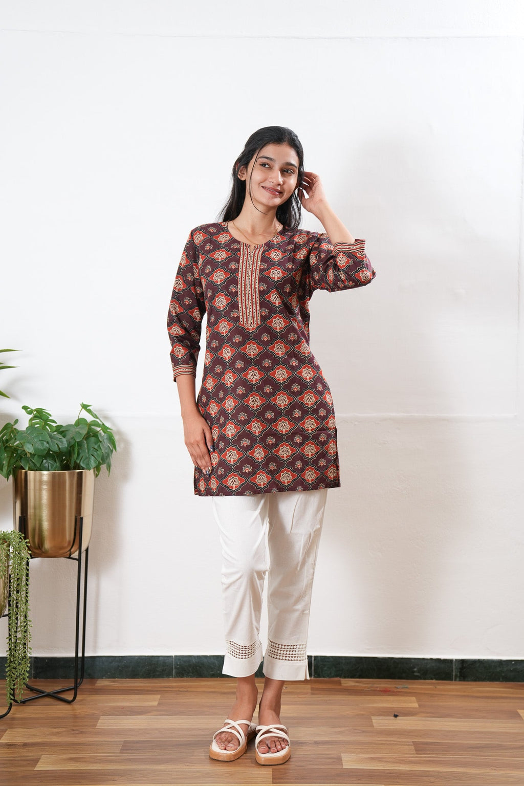 Round neck cotton short kurti - Rose