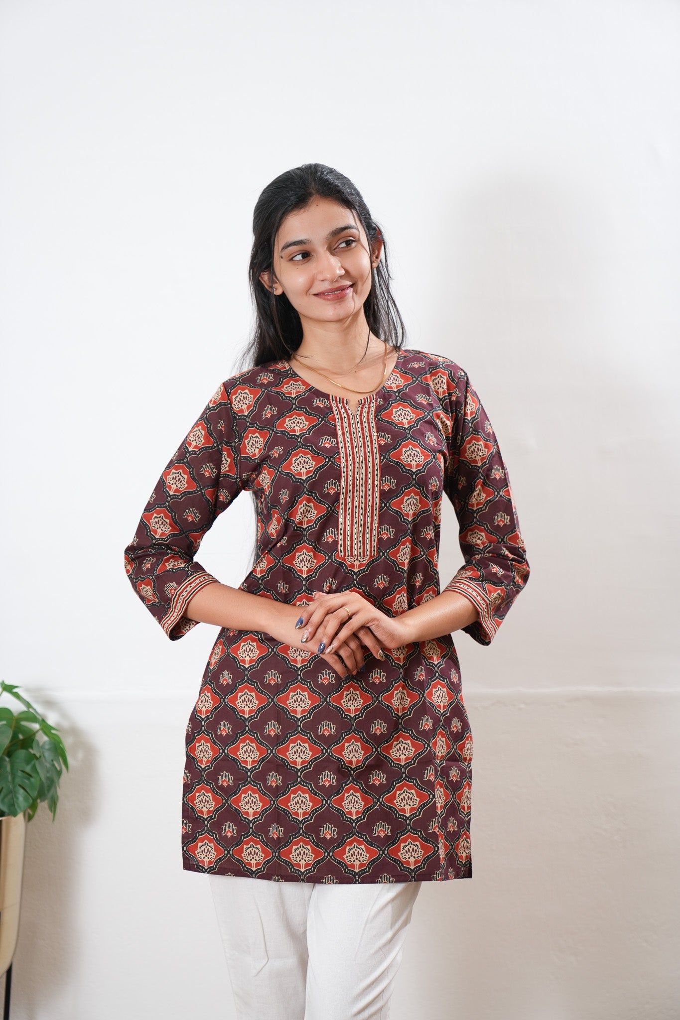 Round neck cotton short kurti - Rose