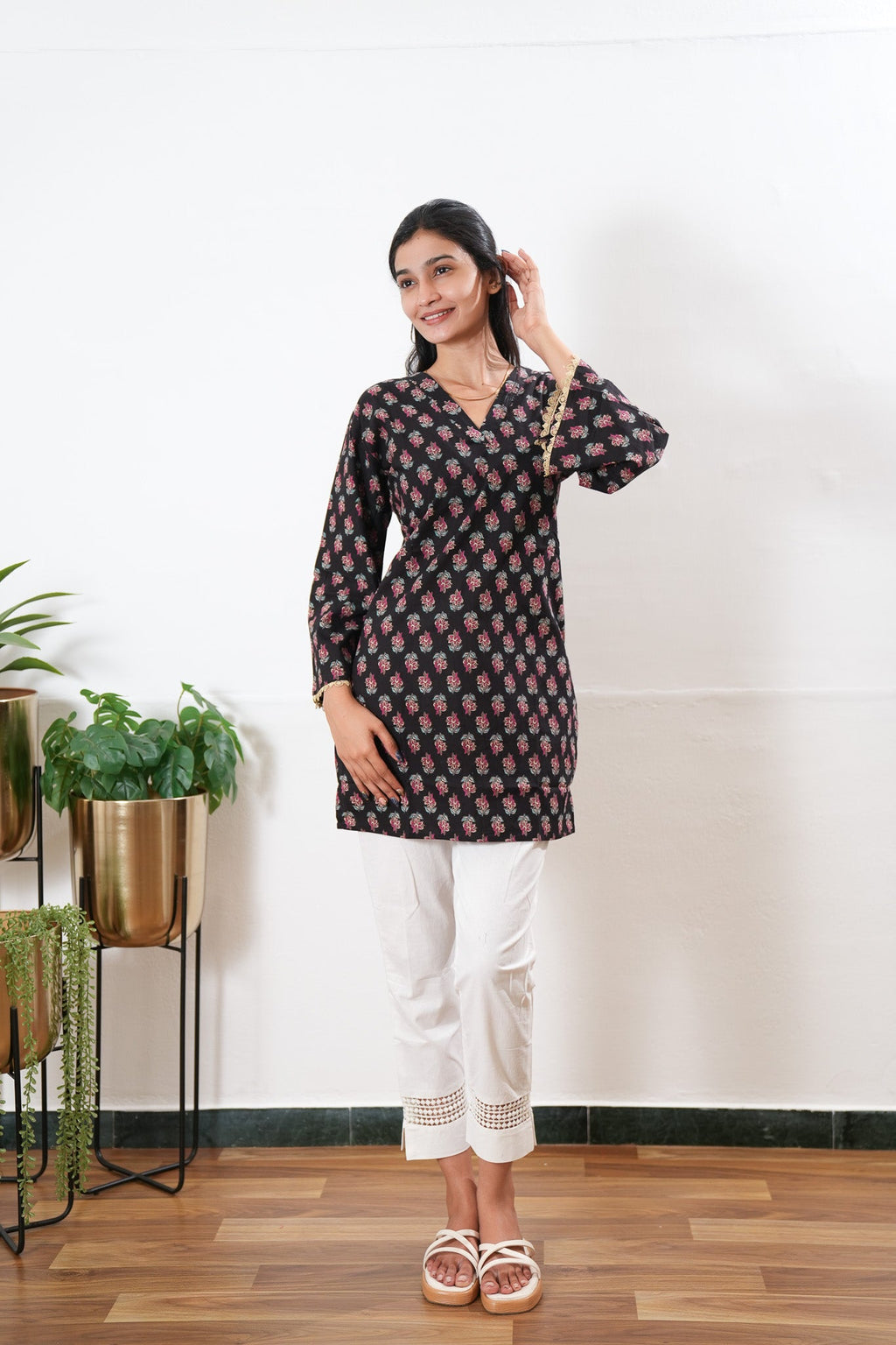 V neck cotton short kurti - Midnight black
