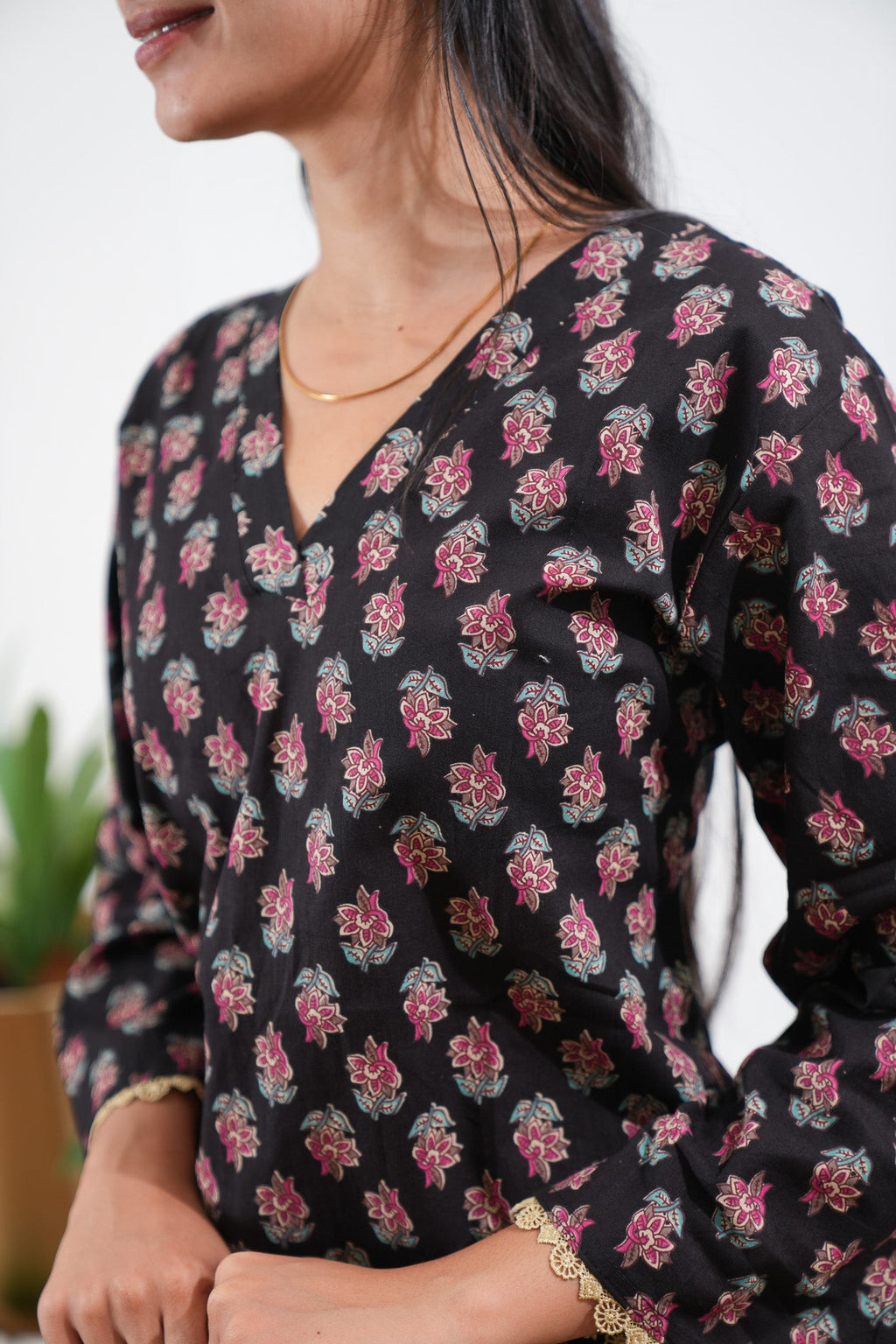 V neck cotton short kurti - Midnight black