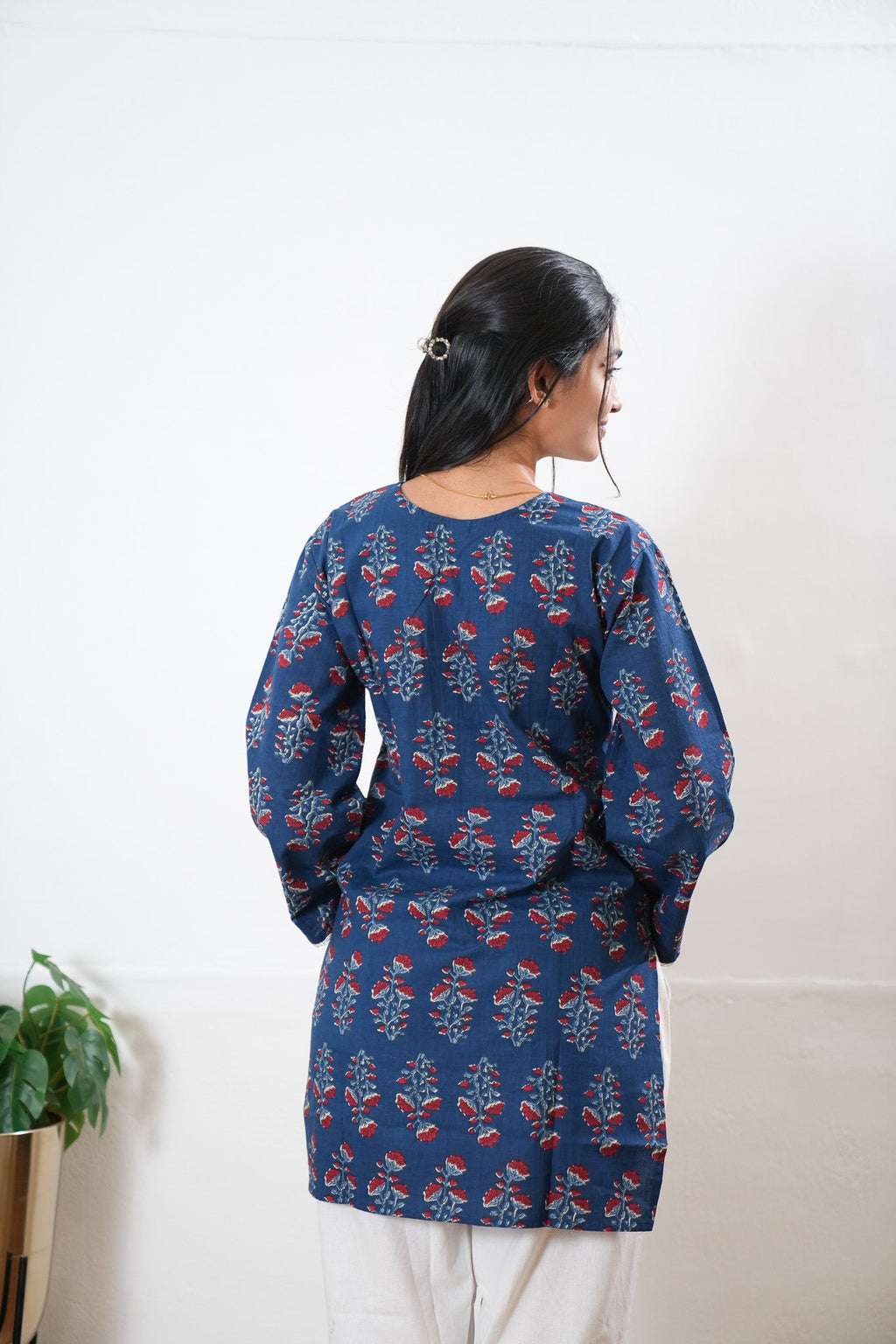 V neck cotton short kurti - Blue