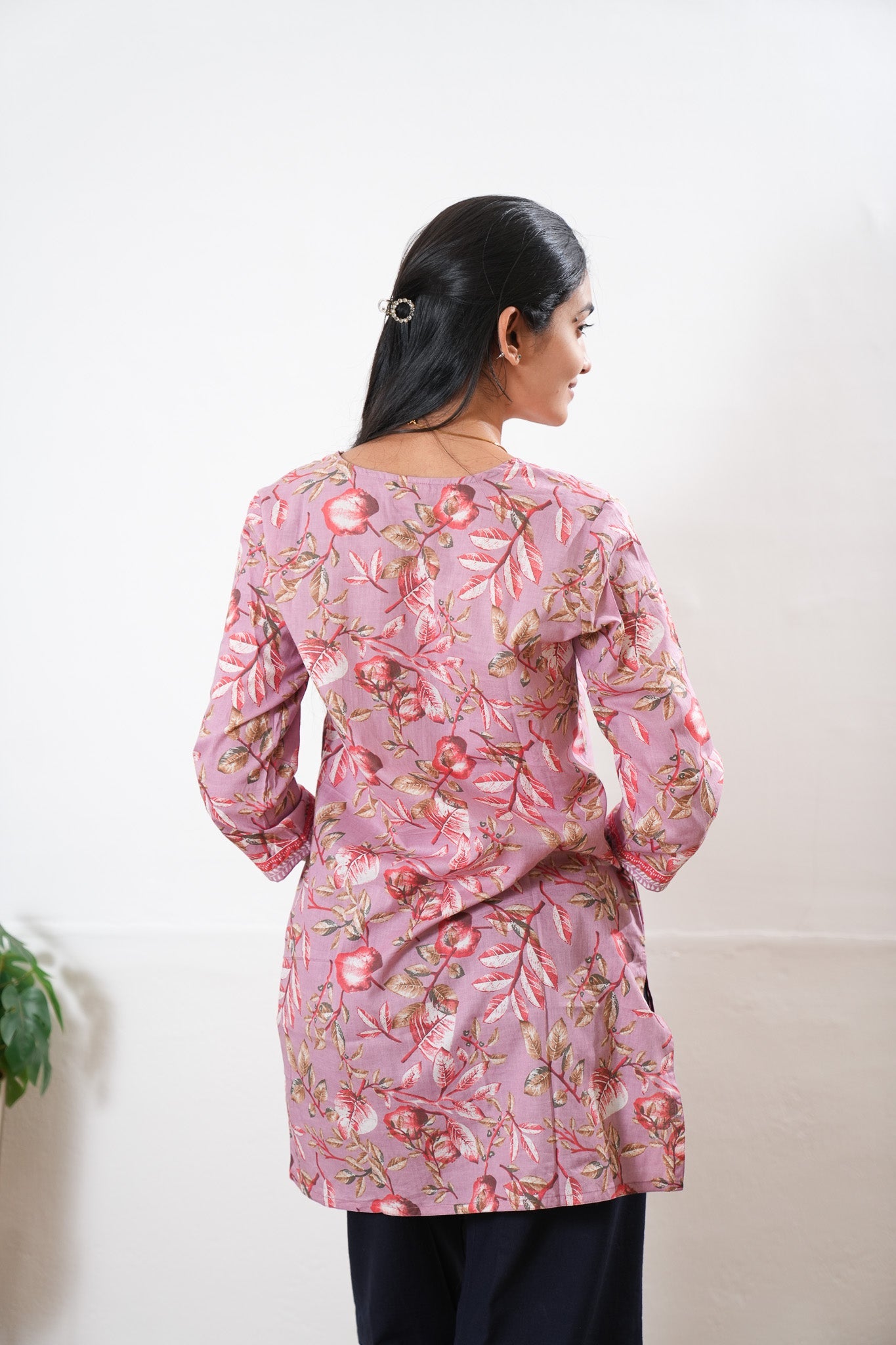 Round neck cotton short kurti - Orchid