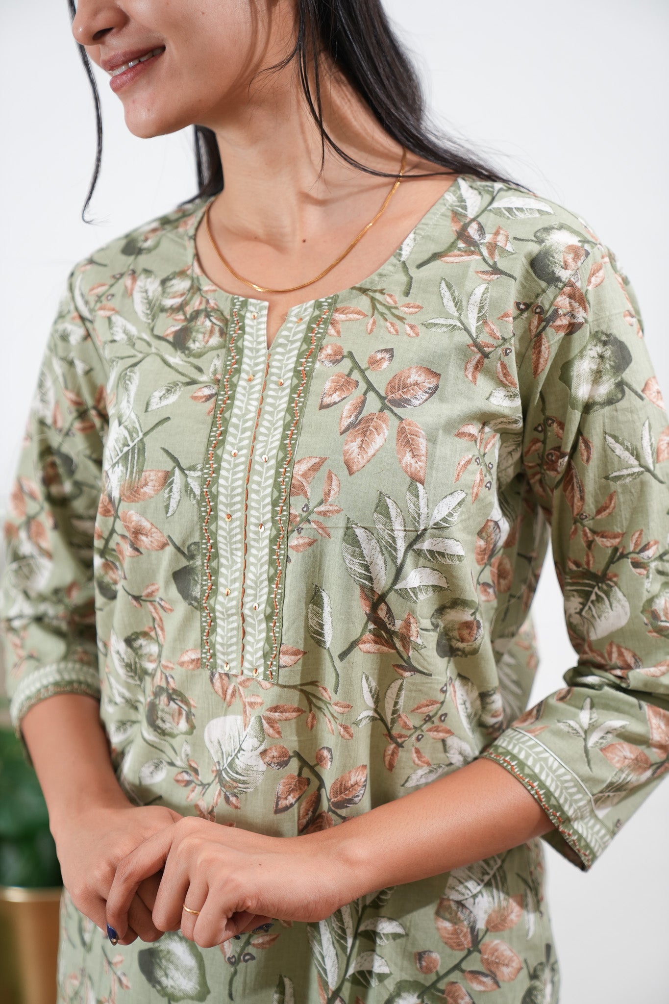 Round neck cotton short kurti - Pastel green