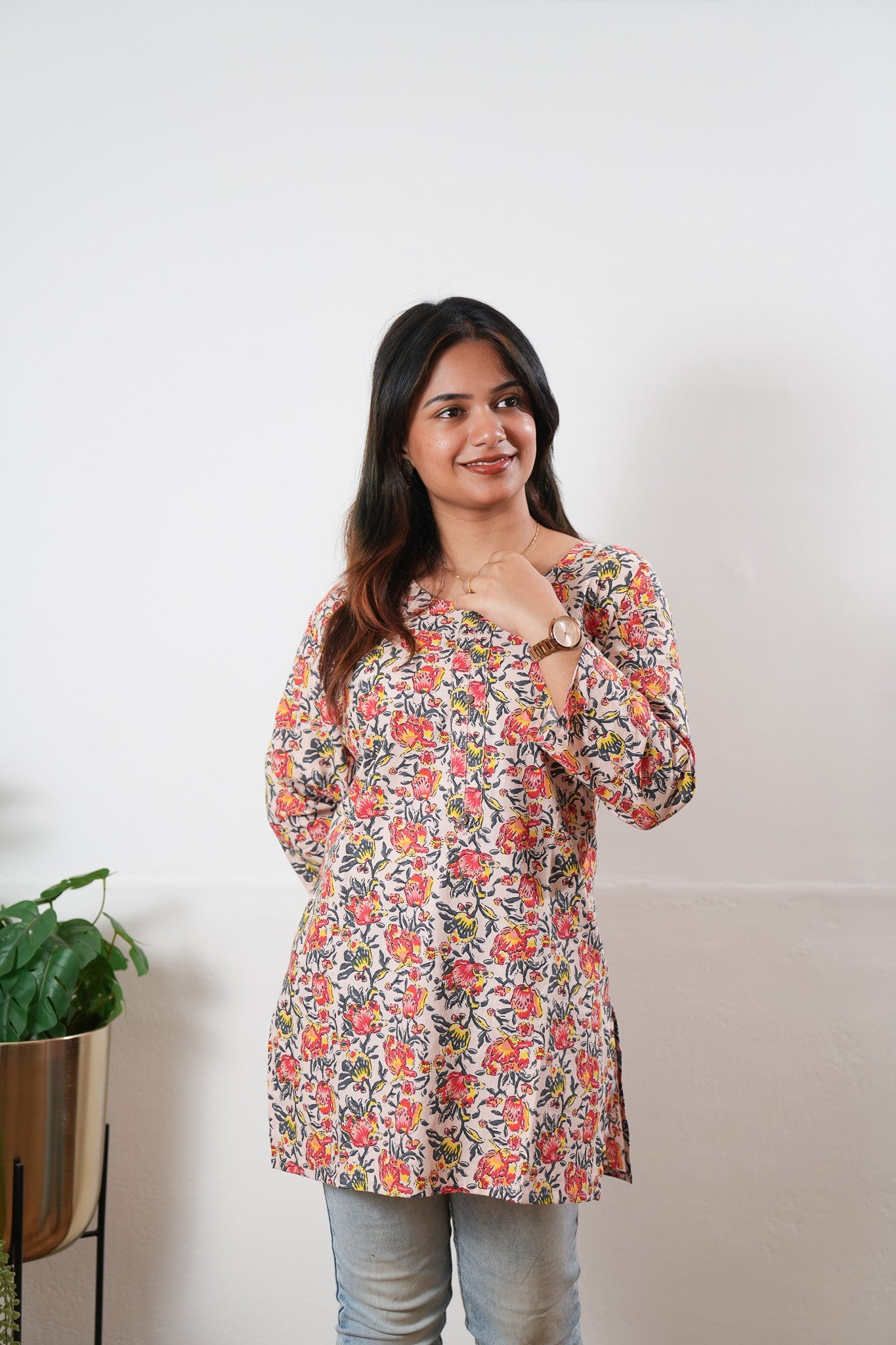 Round neck cotton short kurti -Multicoloured
