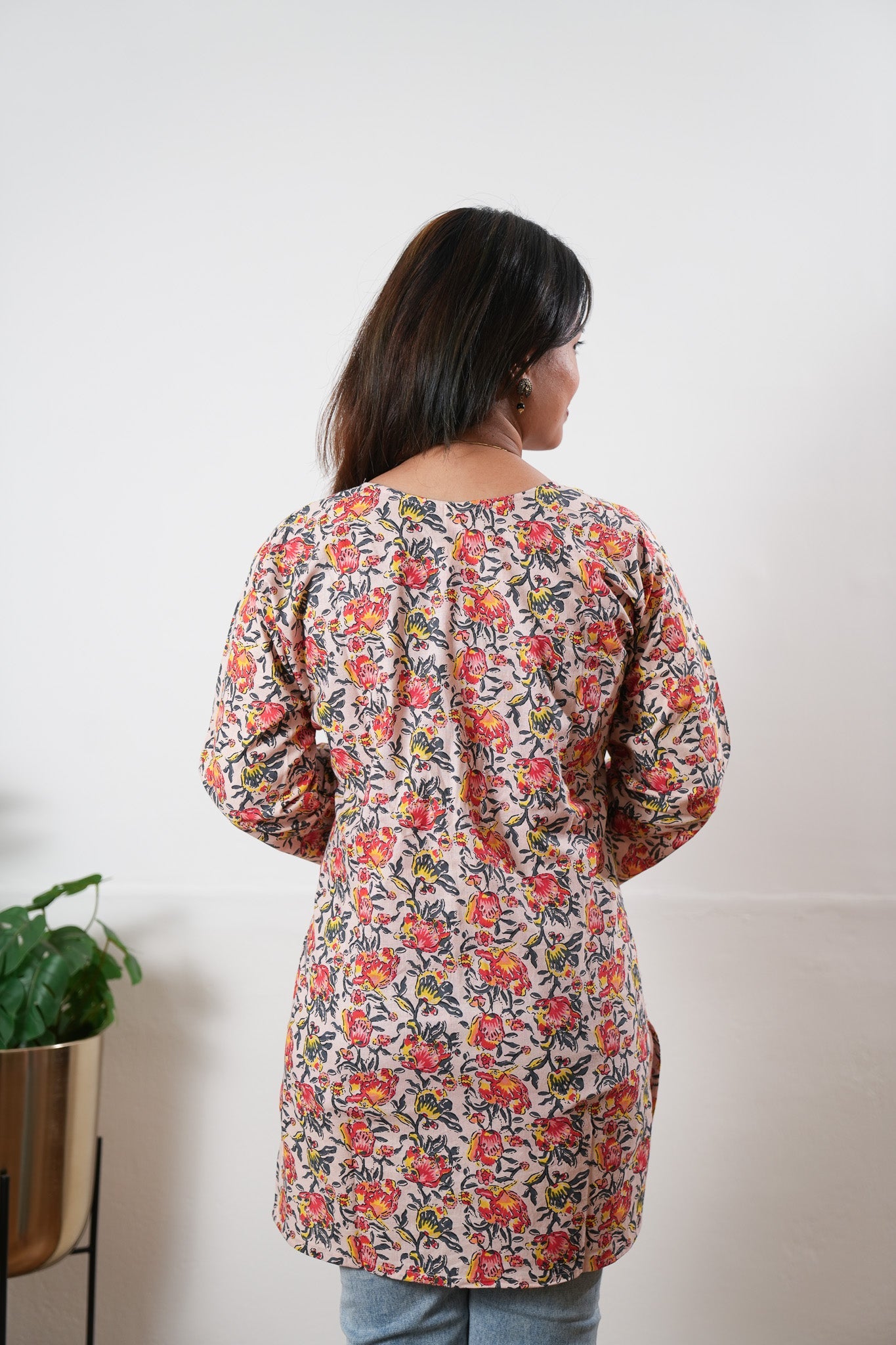 Round neck cotton short kurti -Multicoloured