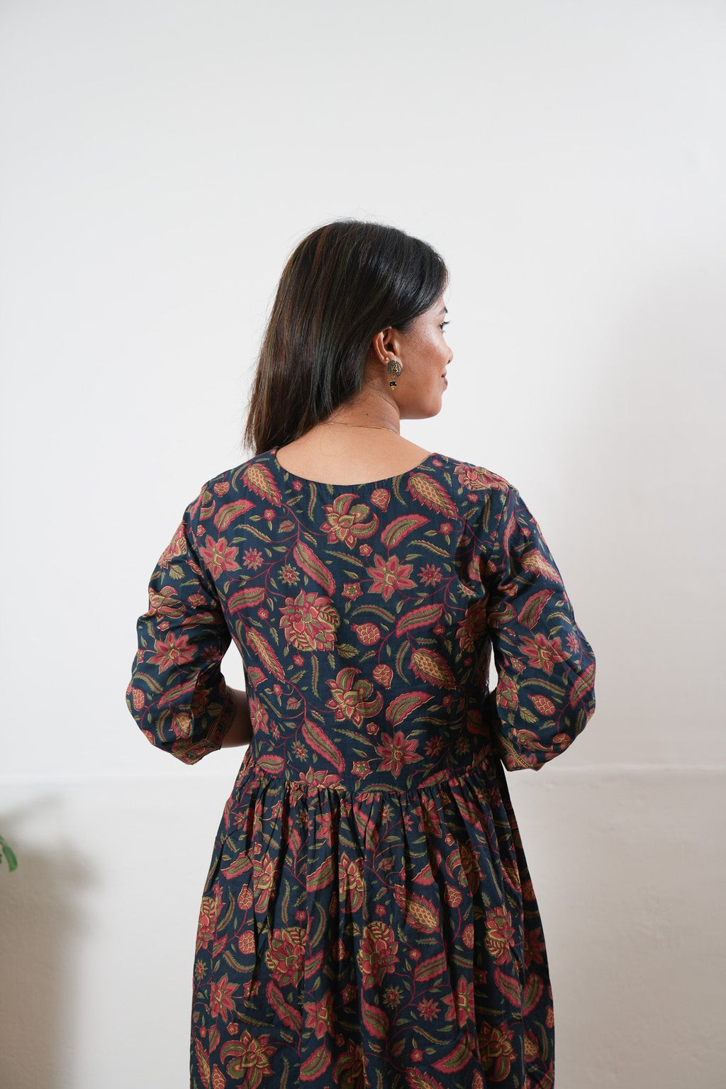 Navy floral cotton v neck dress