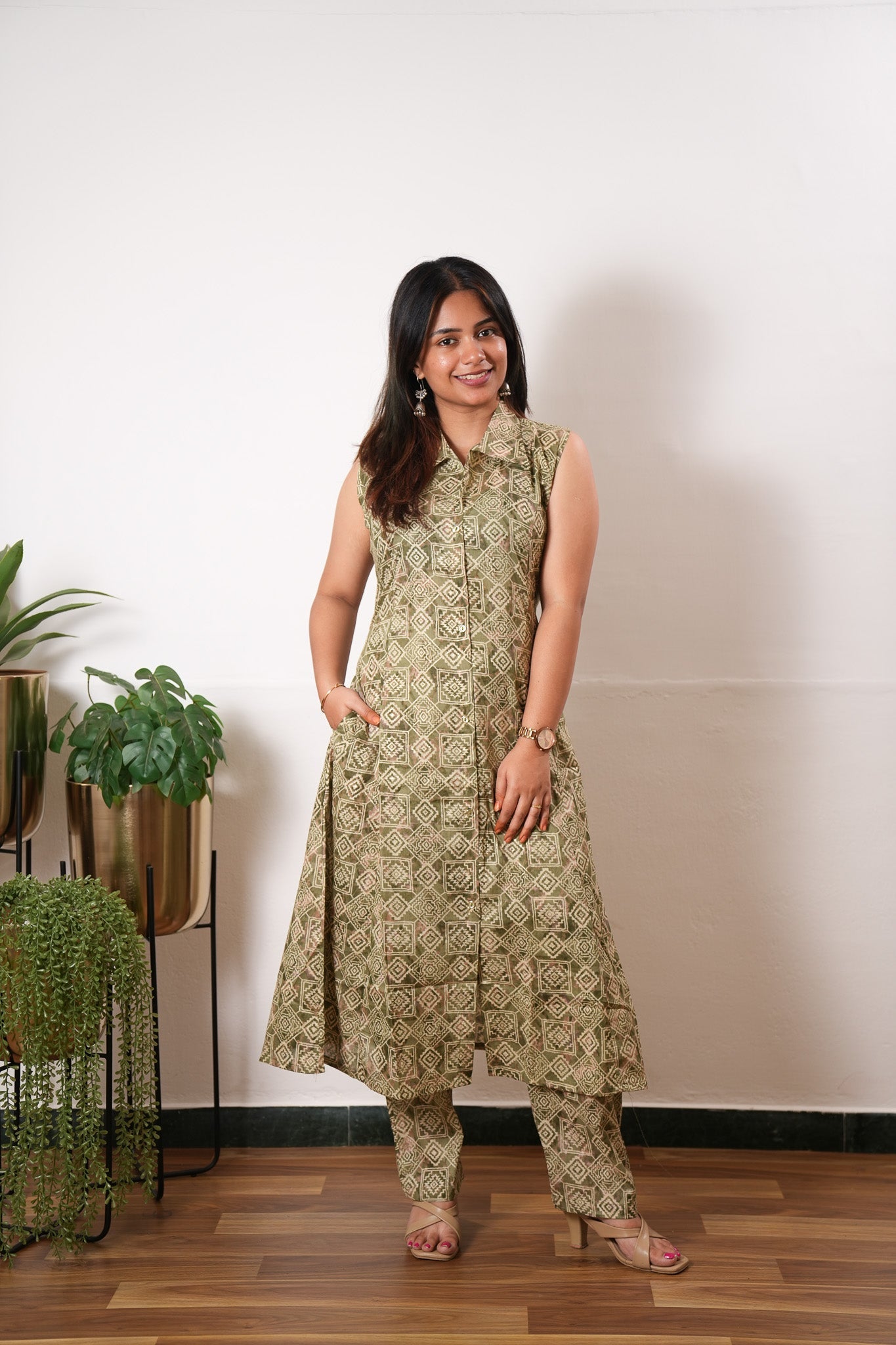 Olive green viscose shirt co-ords set( attached sleeves)