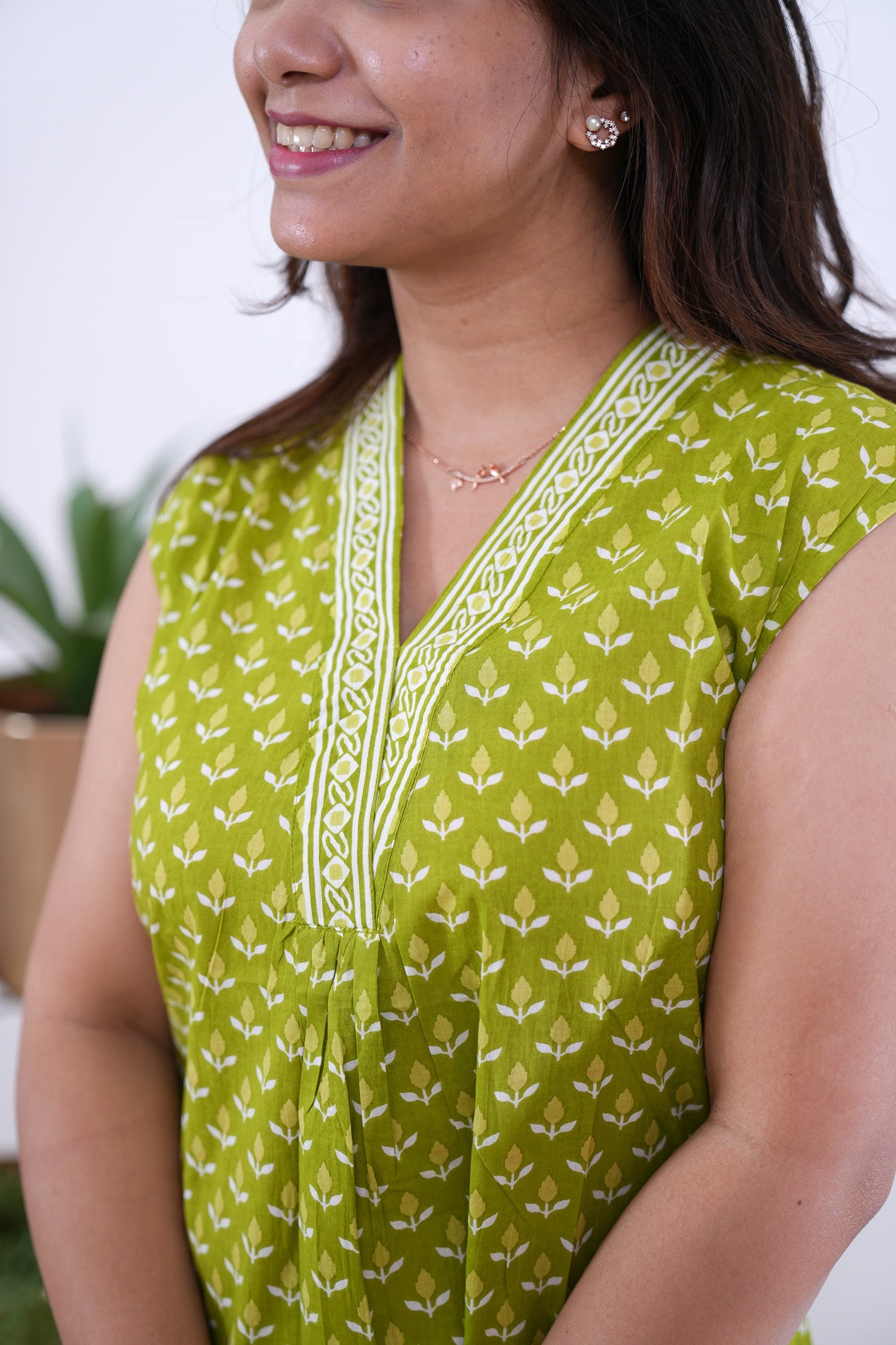 Ira cotton v neck gathered dress-Lime green (attached sleeves)