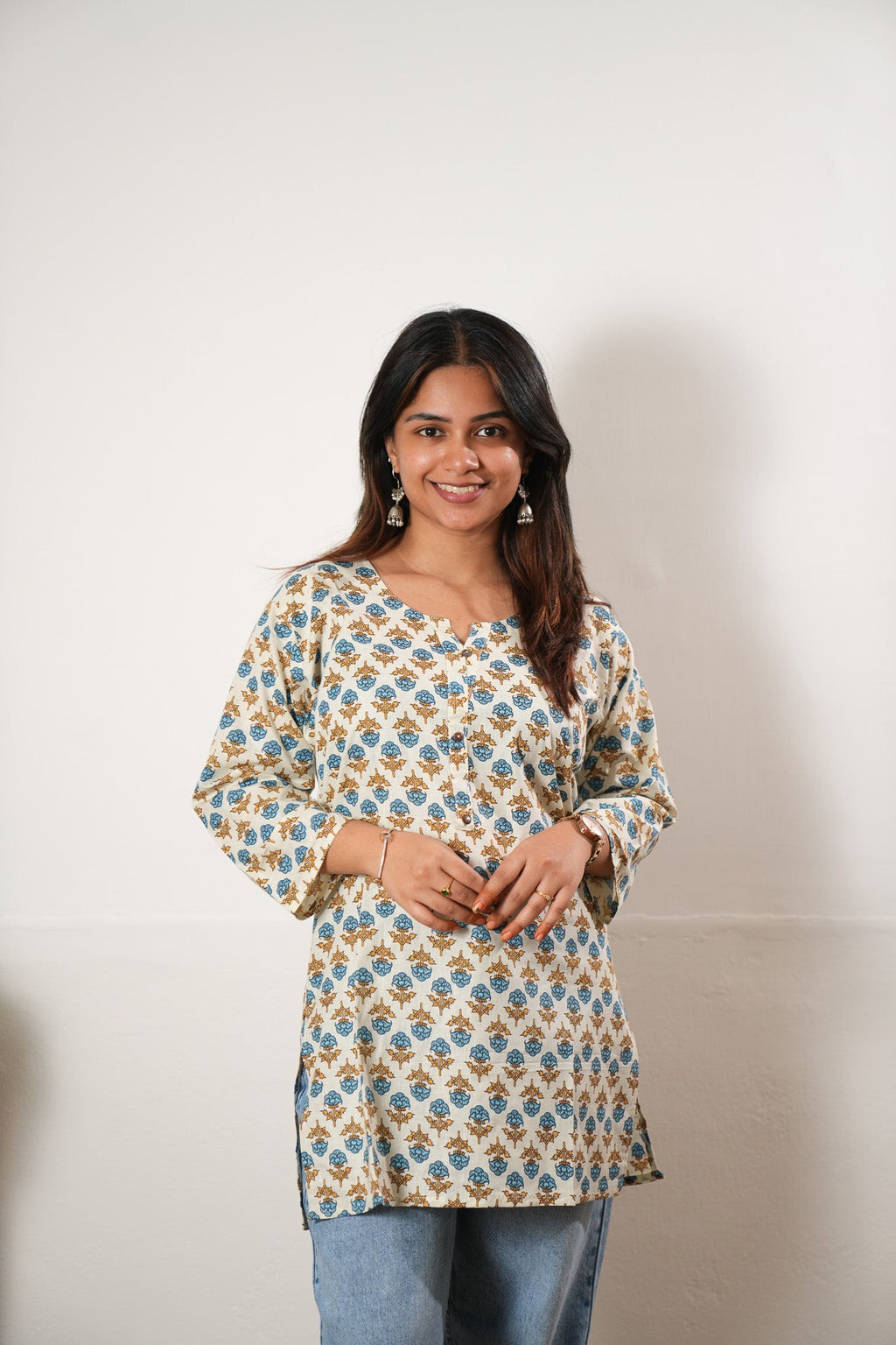 Round neck cotton short kurti - Blue and off white