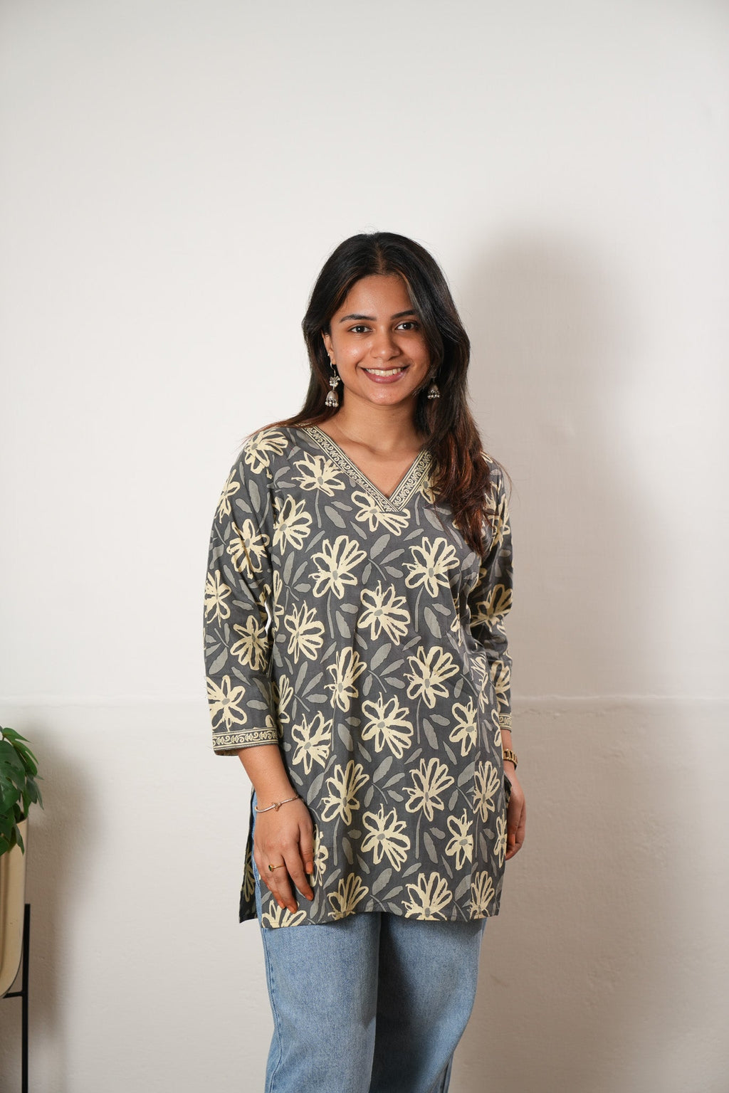 V neck cotton short kurti - Black dahlia