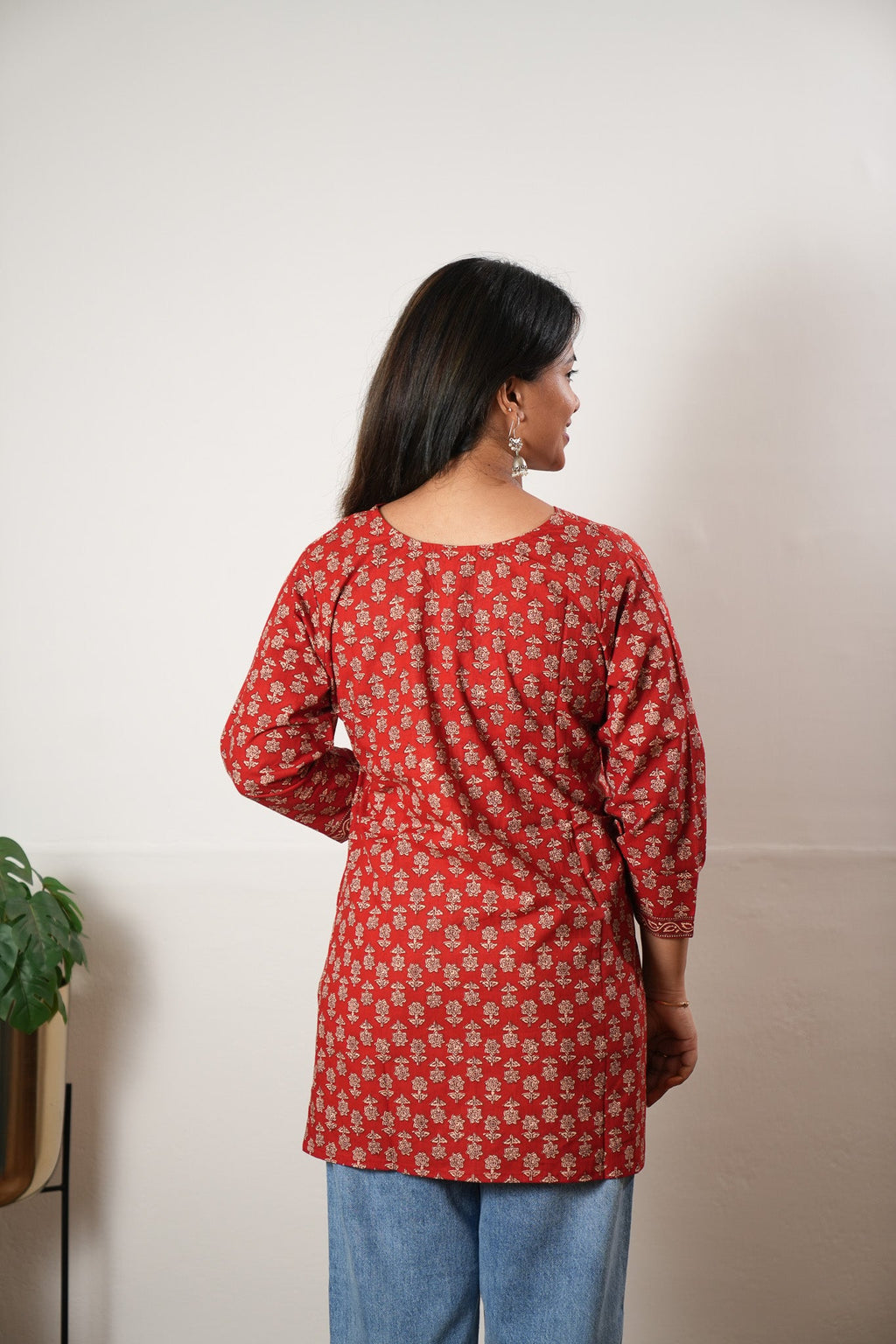 V neck cotton short kurti - Deep red
