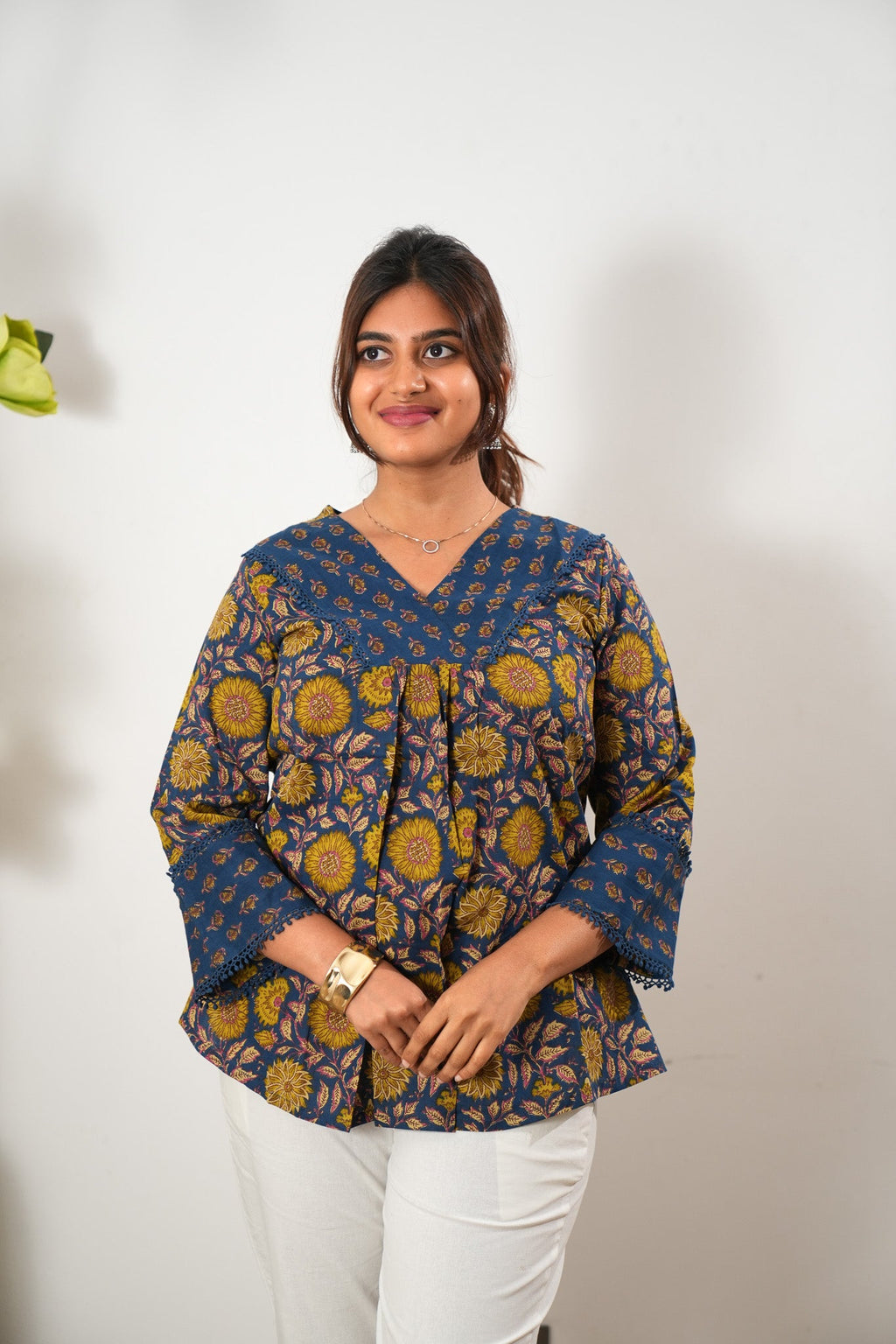 Sunflower cotton top